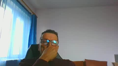 Snapshot of ulmeni4 chatting on 3, 12, 2024 ulmeni4 online show from 3, 12, 2024