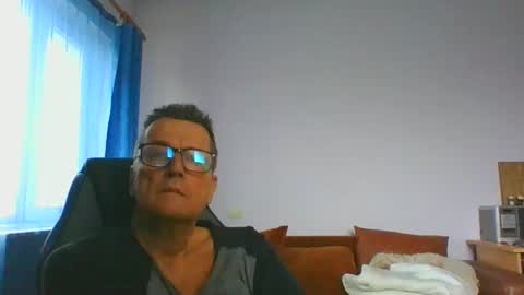Snapshot of ulmeni4 chatting on 15, 12, 2024 ulmeni4 online show from 15, 12, 2024