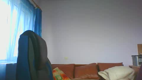 Snapshot of ulmeni4 chatting on 18, 10, 2025 ulmeni4 online show from 18, 10, 2025