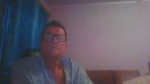 Snapshot of ulmeni4 chatting on 20, 10, 2025 ulmeni4 online show from 20, 10, 2025