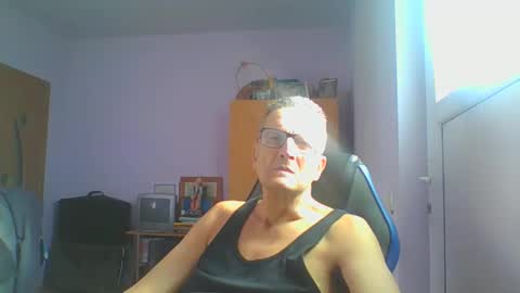 Snapshot of ulmeni4 chatting on 1, 11, 2025 ulmeni4 online show from 1, 11, 2025