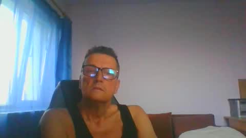 Snapshot of ulmeni4 chatting on 2, 11, 2025 ulmeni4 online show from 2, 11, 2025