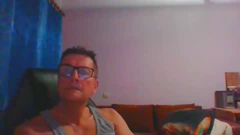 Snapshot of ulmeni4 chatting on 22, 11, 2025 ulmeni4 online show from 22, 11, 2025