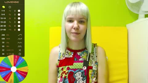 Snapshot of ultra_meow chatting on 17, 11, 2025 Roxy online show from 17, 11, 2025