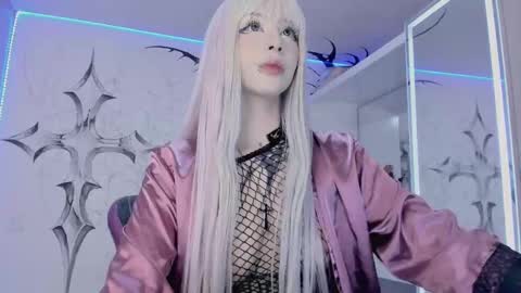 Snapshot of unachimbaherida chatting on 10, 2, 2025 Elle Danielle online show from 10, 2, 2025