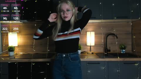 Im online every day 1700 GMT-4 online show from 2, 2, 2025