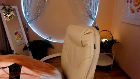 Call me Mira  thumbs up its make me happy online show from 16, 12, 2024