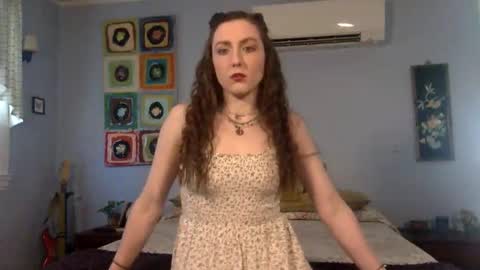 Lola Moonstone online show from 13, 2, 2026