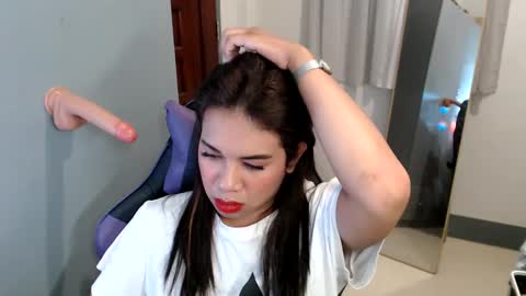 Vee online show from 2, 1, 2025