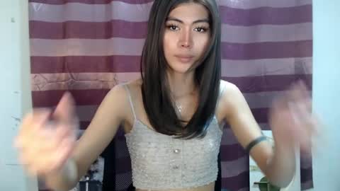 Snapshot of ur_extra_petite chatting on 21, 6, 2026 online show from 21, 6, 2026