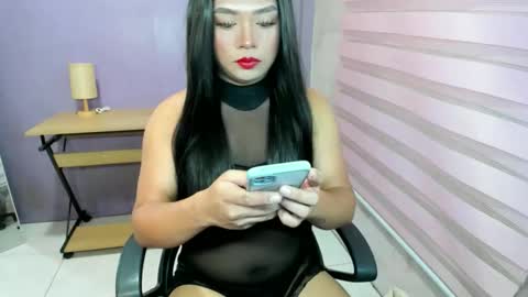 ur_hotcarla online show from 25, 3, 2026