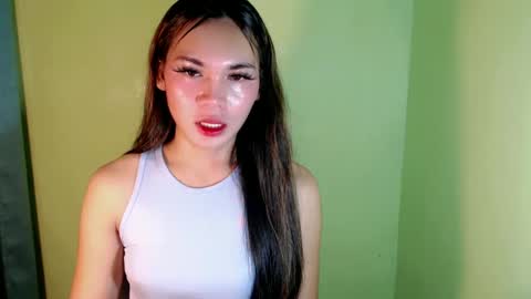 Snapshot of ur_innocent_girlx chatting on 8, 2, 2025 QUEENSY online show from 8, 2, 2025