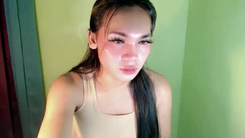 Snapshot of ur_innocent_girlx chatting on 17, 2, 2025 QUEENSY online show from 17, 2, 2025