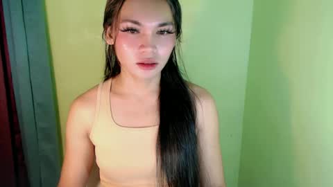 Snapshot of ur_innocent_girlx chatting on 17, 2, 2025 QUEENSY online show from 17, 2, 2025