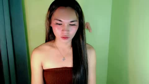 Snapshot of ur_innocent_girlx chatting on 25, 2, 2025 QUEENSY online show from 25, 2, 2025