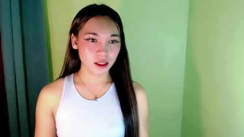 Snapshot of ur_innocent_girlx chatting on 27, 2, 2025 QUEENSY online show from 27, 2, 2025