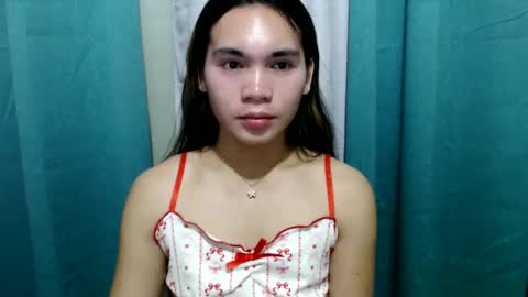 Snapshot of ur_innocent_girlx chatting on 7, 3, 2025 QUEENSY online show from 7, 3, 2025