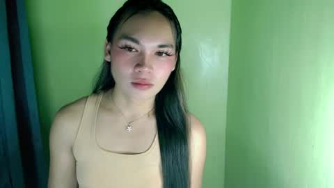 Snapshot of ur_innocent_girlx chatting on 12, 3, 2025 QUEENSY online show from 12, 3, 2025