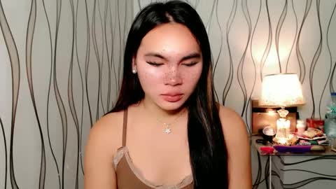 Snapshot of ur_innocent_girlx chatting on 5, 10, 2025 QUEENSY online show from 5, 10, 2025