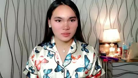 Snapshot of ur_innocent_girlx chatting on 11, 10, 2025 QUEENSY online show from 11, 10, 2025