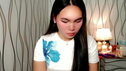 Snapshot of ur_innocent_girlx chatting on 12, 10, 2025 QUEENSY online show from 12, 10, 2025