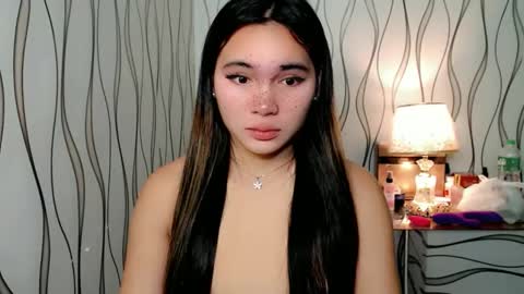 Snapshot of ur_innocent_girlx chatting on 15, 10, 2025 QUEENSY online show from 15, 10, 2025