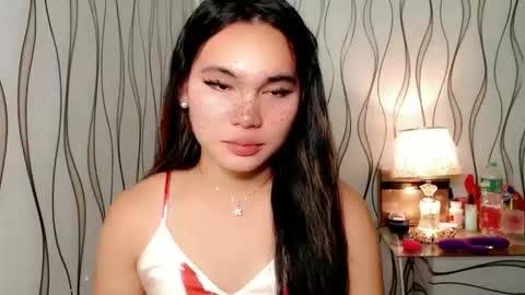 Snapshot of ur_innocent_girlx chatting on 16, 10, 2025 QUEENSY online show from 16, 10, 2025