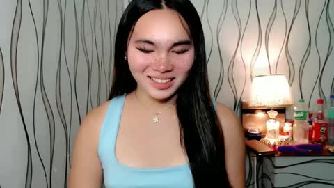 Snapshot of ur_innocent_girlx chatting on 18, 10, 2025 QUEENSY online show from 18, 10, 2025