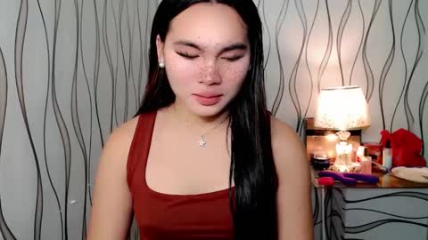 Snapshot of ur_innocent_girlx chatting on 27, 10, 2025 QUEENSY online show from 27, 10, 2025