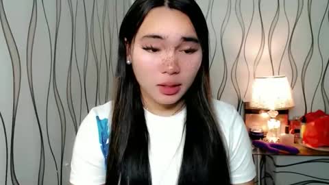 Snapshot of ur_innocent_girlx chatting on 29, 10, 2025 QUEENSY online show from 29, 10, 2025