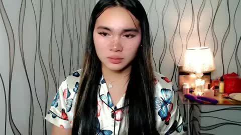 Snapshot of ur_innocent_girlx chatting on 29, 10, 2025 QUEENSY online show from 29, 10, 2025