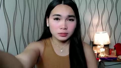 Snapshot of ur_innocent_girlx chatting on 2, 11, 2025 QUEENSY online show from 2, 11, 2025