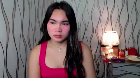 Snapshot of ur_innocent_girlx chatting on 13, 11, 2025 QUEENSY online show from 13, 11, 2025