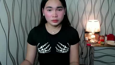 Snapshot of ur_innocent_girlx chatting on 14, 11, 2025 QUEENSY online show from 14, 11, 2025