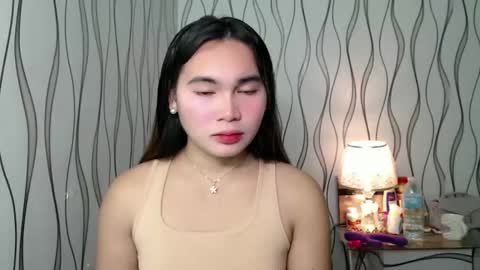 Snapshot of ur_innocent_girlx chatting on 30, 11, 2025 QUEENSY online show from 30, 11, 2025