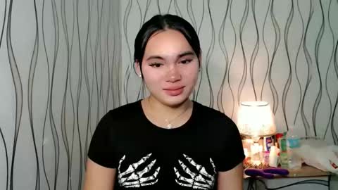 Snapshot of ur_innocent_girlx chatting on 3, 12, 2025 QUEENSY online show from 3, 12, 2025