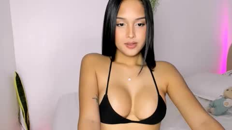 Snapshot of ur_mija_veronica chatting on 5, 3, 2026 Veronica Lodge online show from 5, 3, 2026