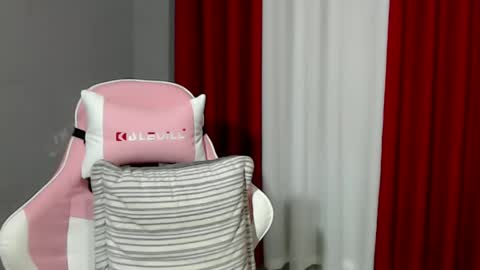 Snapshot of urasian_erica chatting on 12, 12, 2024 urasian_erica online show from 12, 12, 2024