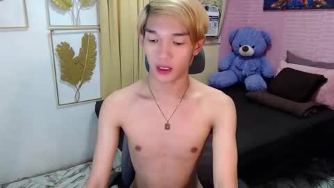Snapshot of urasian_john20 chatting on 17, 5, 2026 urasian_john20 online show from 17, 5, 2026