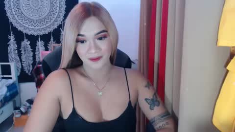 Snapshot of urasiandreamgirlxxx chatting on 5, 12, 2024 jess online show from 5, 12, 2024