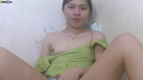 Snapshot of urasianlover69x chatting on 3, 12, 2024 rai online show from 3, 12, 2024