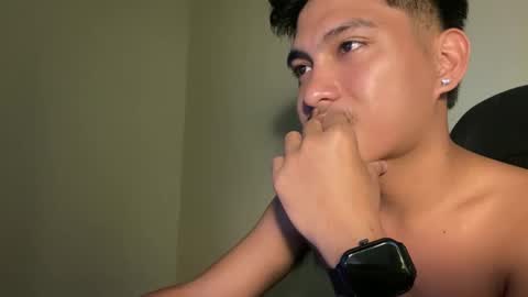 Snapshot of urcuteguy_jhonx chatting on 22, 10, 2025 Dannie online show from 22, 10, 2025