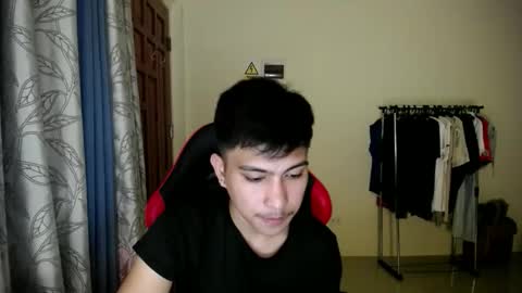 Snapshot of urcuteguy_jhonx chatting on 30, 11, 2025 Dannie online show from 30, 11, 2025