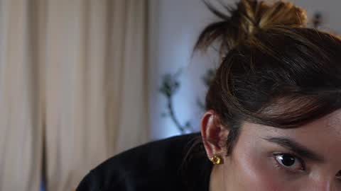 Linda Restrepo online show from 4, 12, 2024