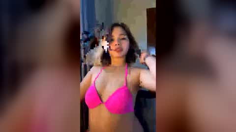 Snapshot of urcutiepiegirl chatting on 14, 7, 2026 urcutiepiegirl online show from 14, 7, 2026
