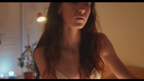 Snapshot of urfavflwers chatting on 25, 1, 2025 Aleksandra online show from 25, 1, 2025