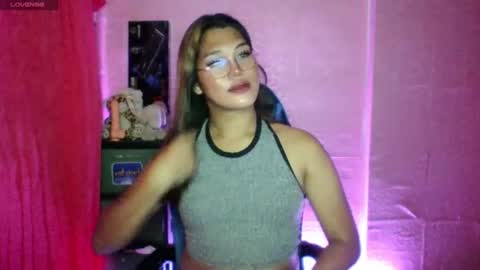 urgirl_nadiaxx online show from 5, 3, 2025