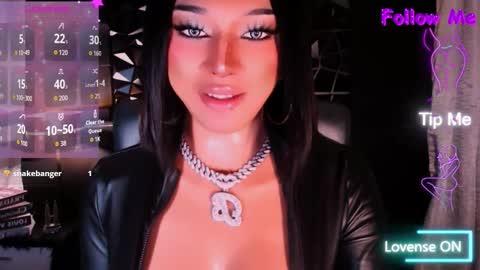 Snapshot of urgoddess_bella chatting on 25, 9, 2025 My bella 3 online show from 25, 9, 2025