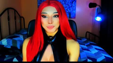 Snapshot of urgoddess_bella chatting on 11, 11, 2025 My bella 3 online show from 11, 11, 2025