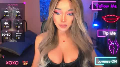 Snapshot of urgoddess_bella chatting on 25, 11, 2025 My bella 3 online show from 25, 11, 2025